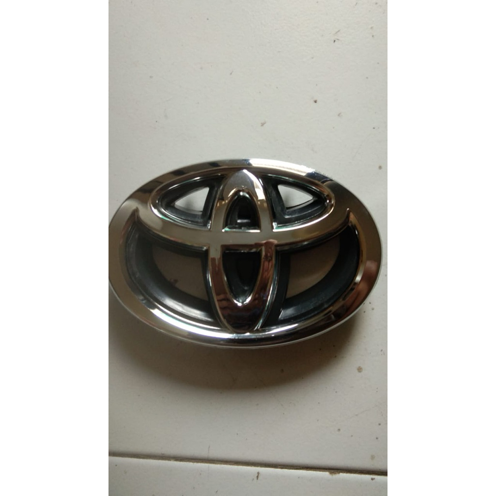 logo gril toyota innova 2012 2015