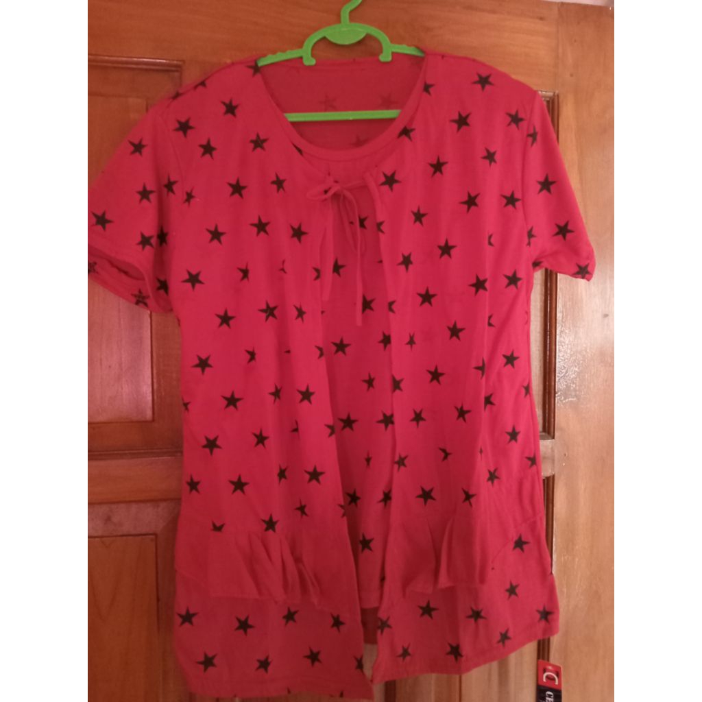 Kaos Wanita Merah Motif Bintang
