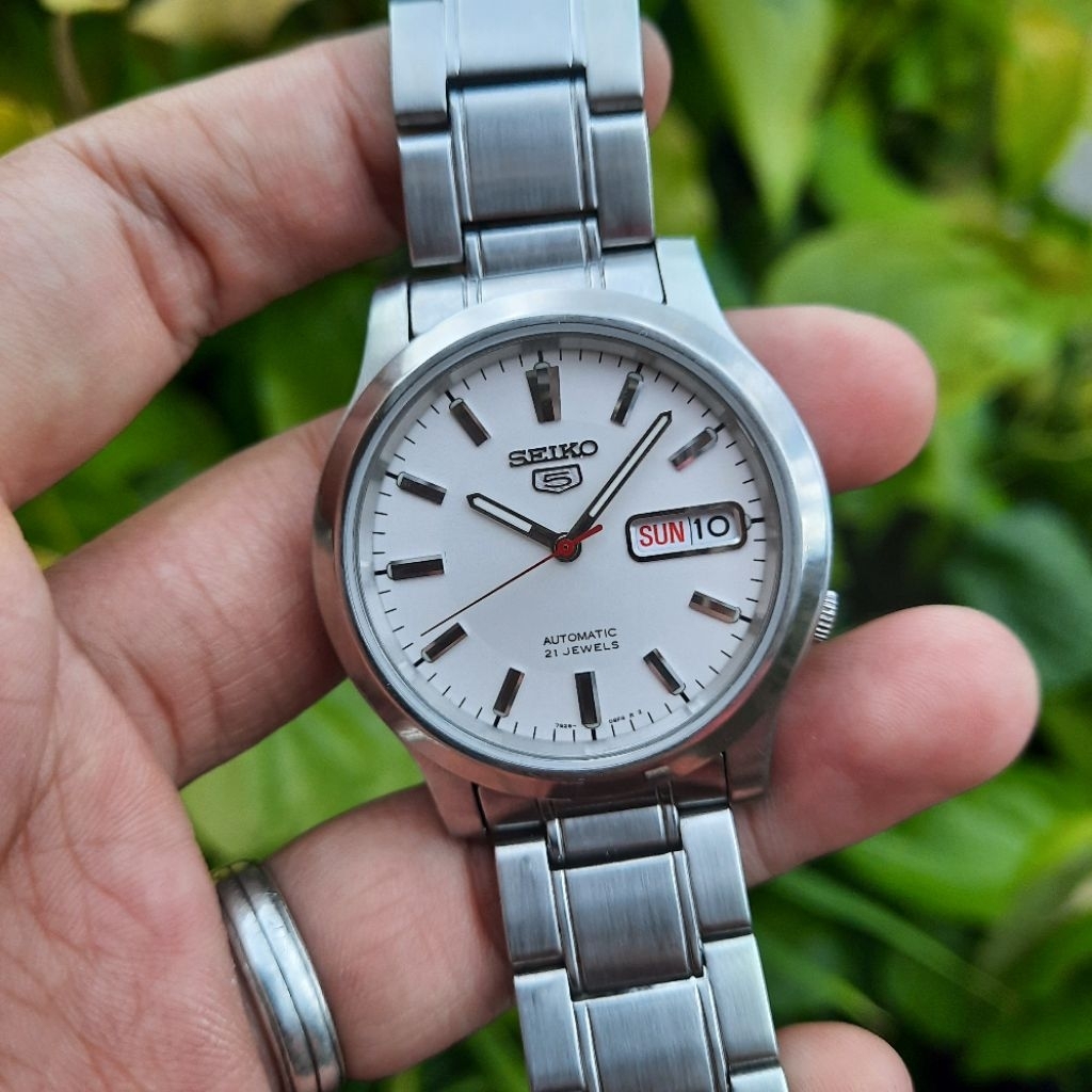 Seiko 5 Automatic SNK789K1 White Sunbrust Two Tone Dial 7S26-02J0 SNK789