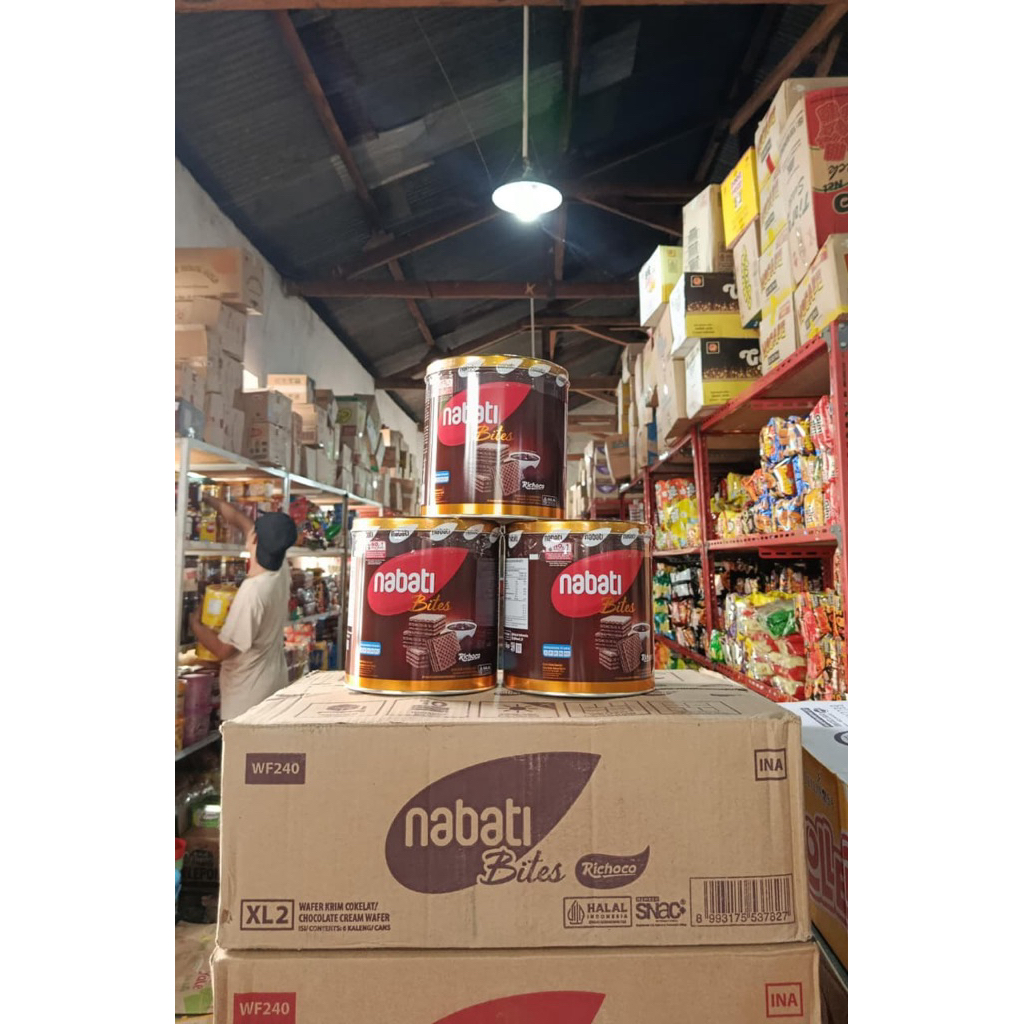 1 kaleng BISKUIT NABATI COKELAT