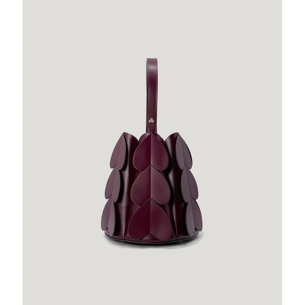 Peggy Hartanto Locule Classic in Wine