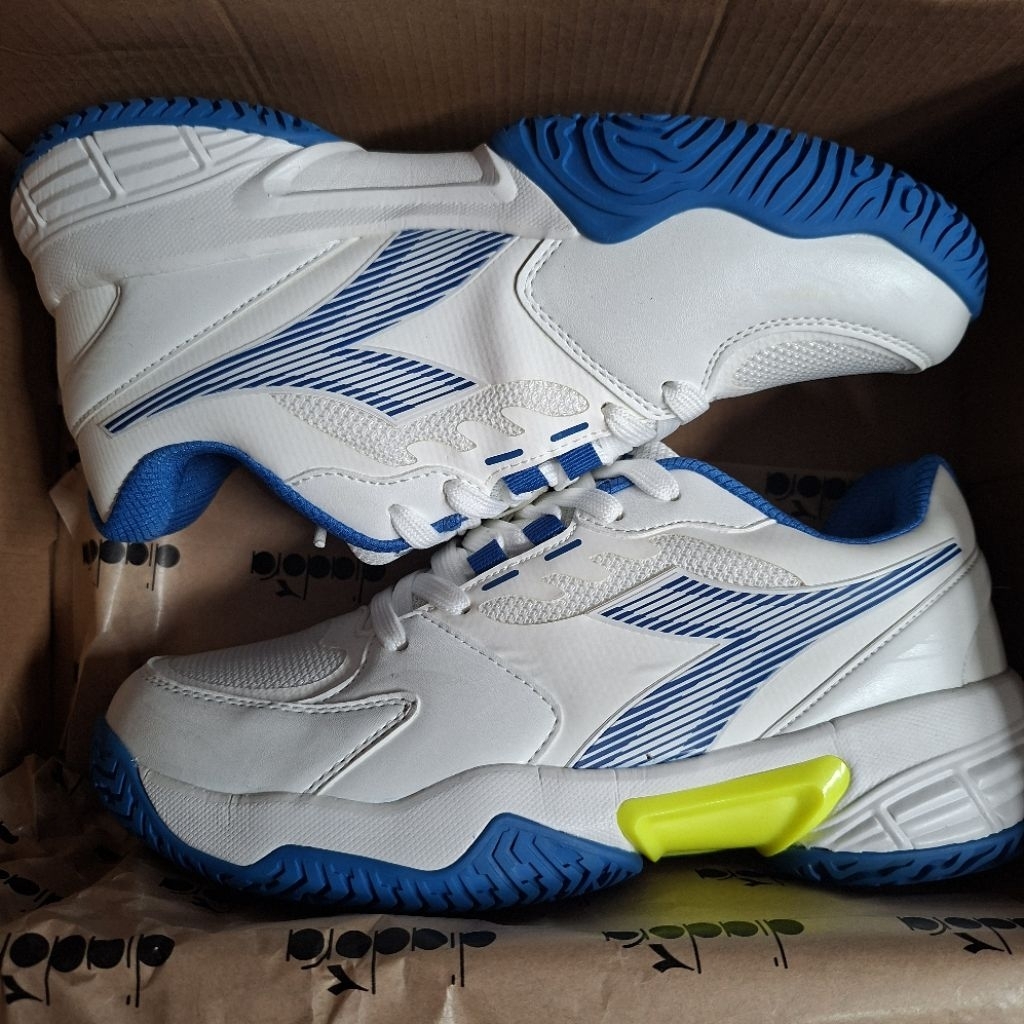 Sepatu Tenis Diadora Nicholas White Tennis Shoes Diadora Nicholas Putih