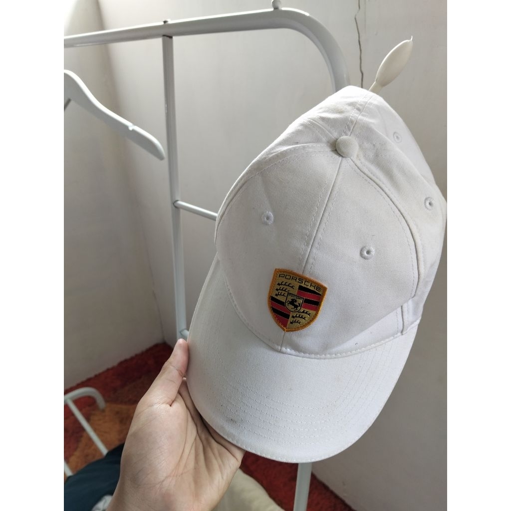 topi porsche preloved porsche