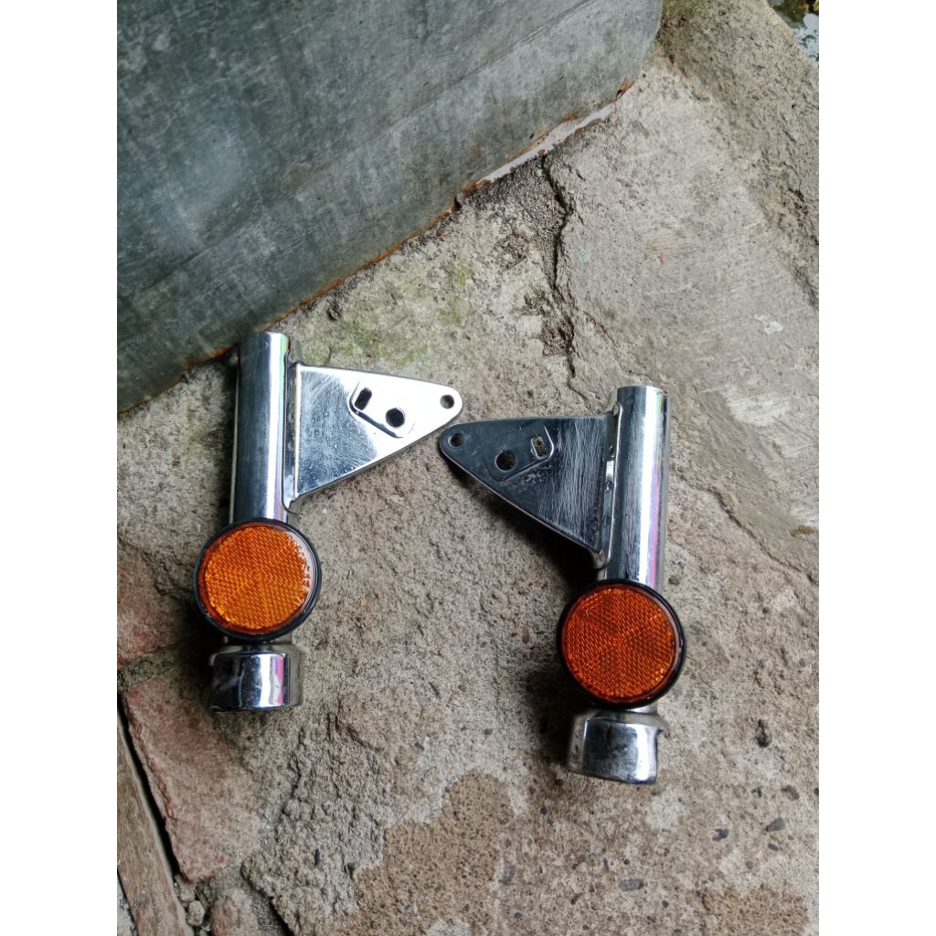Kupingan lampu CBN 110 CGN 110 original copotan