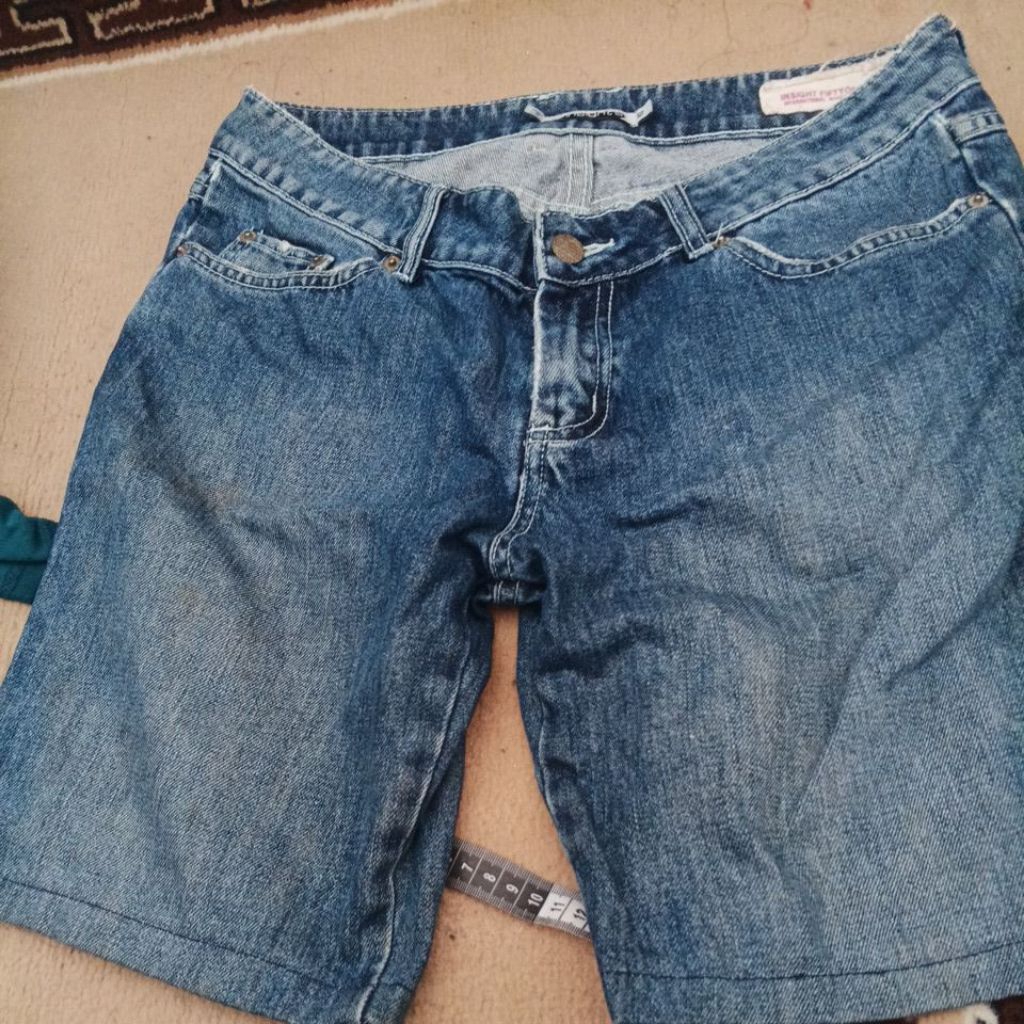 preloved celana jeans pendek insight size 12