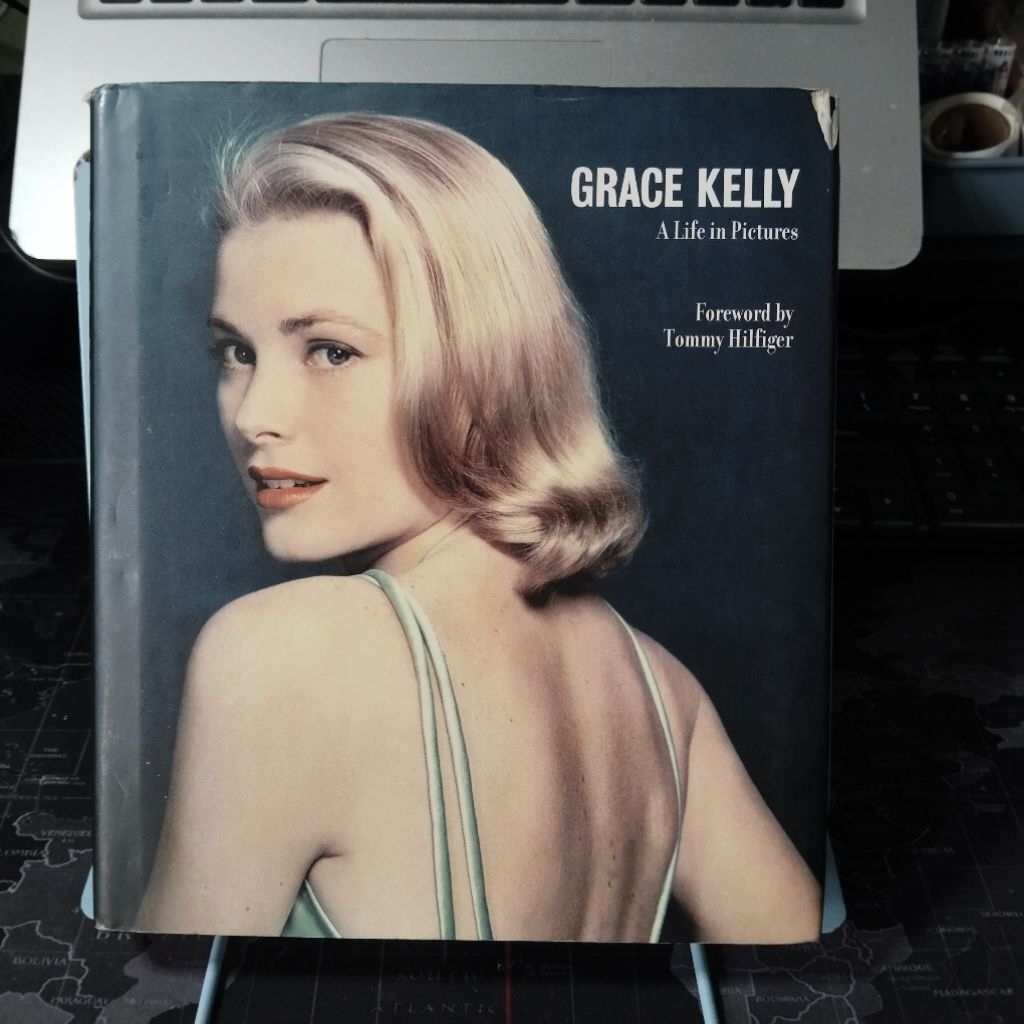 Buku import GRACE KELLY A Life in Pictures