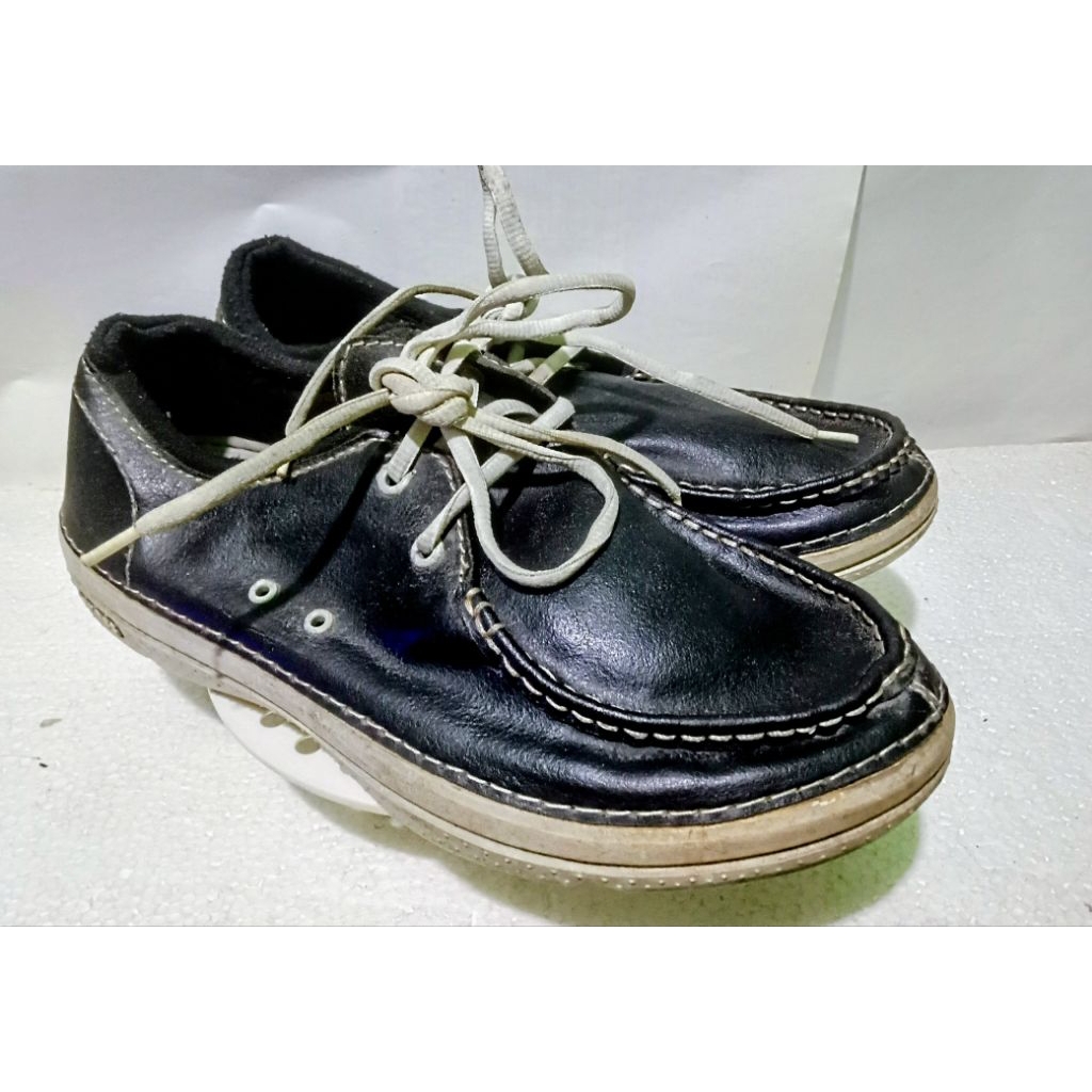 Crocs - Sepatu Pria Elegan Trend Keren Kekinian Casual Kulit Import Original