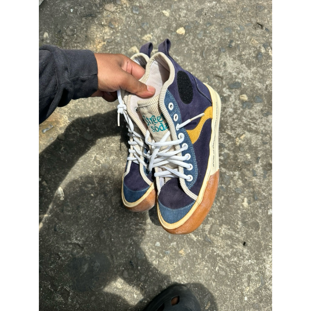 preloved sepatu street soda canvas corduroi