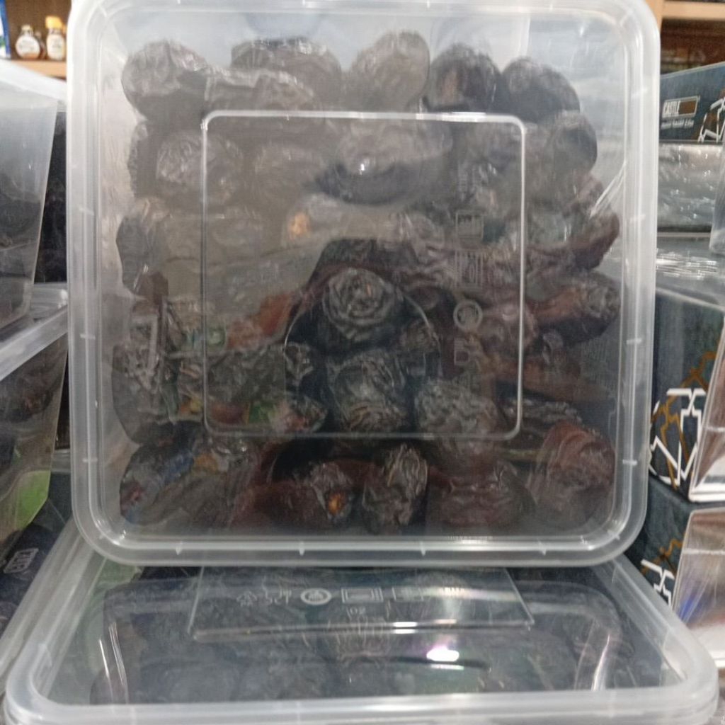 kurma Ajwa Royal  kemasan