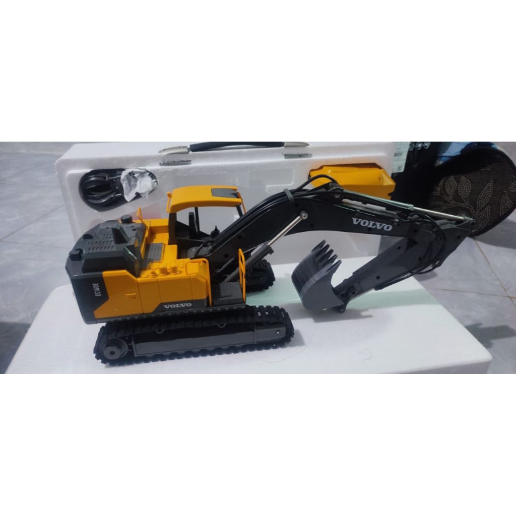 RC Excavator Volvo double E 598 ec160 metal 3 in 1