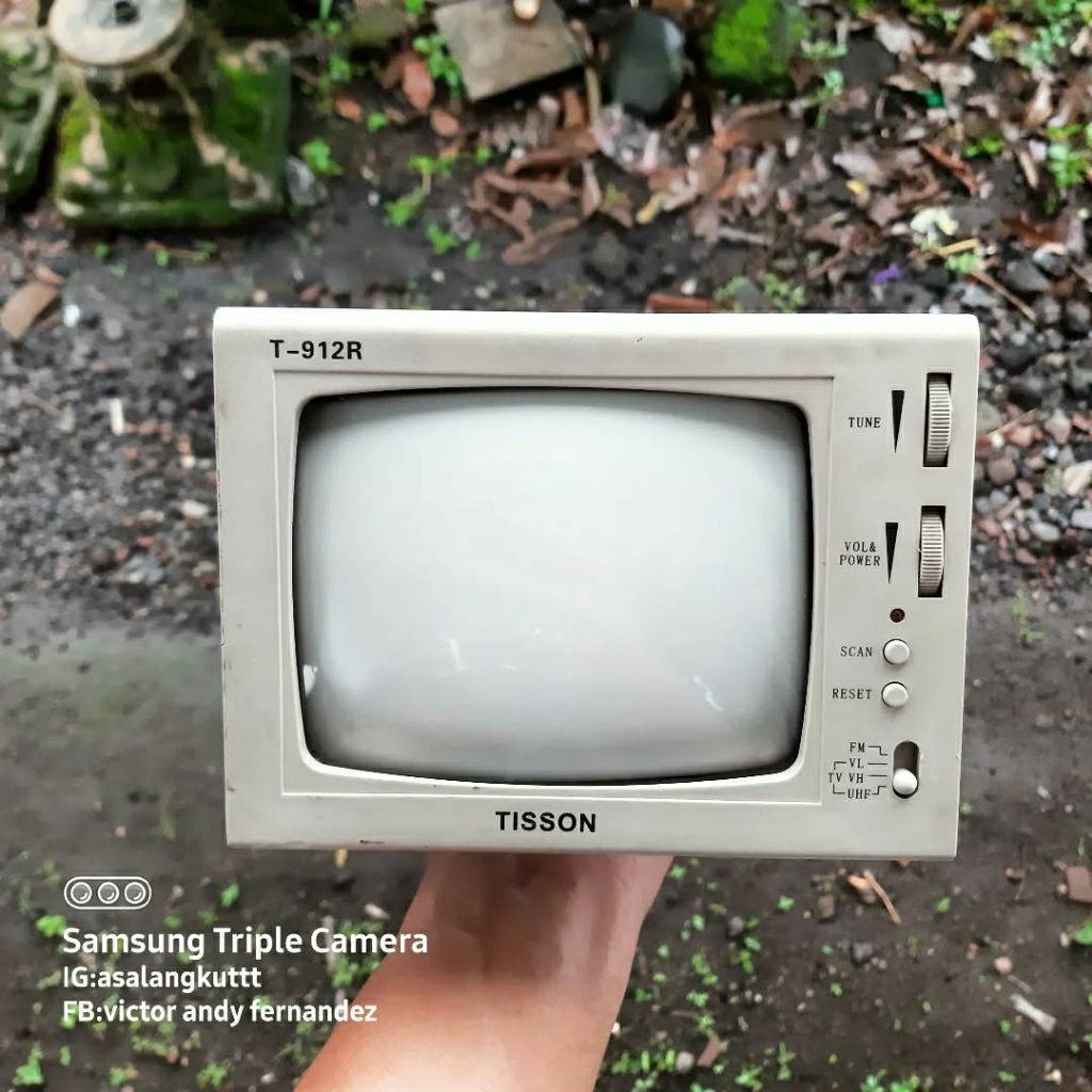 Tv mini TISSON jadul hitam putih