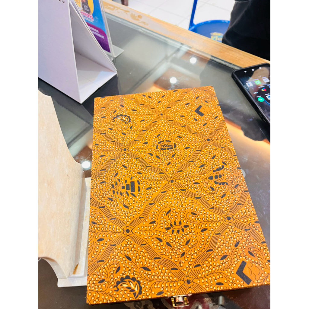 Box Plakat Batik Kayu Premium