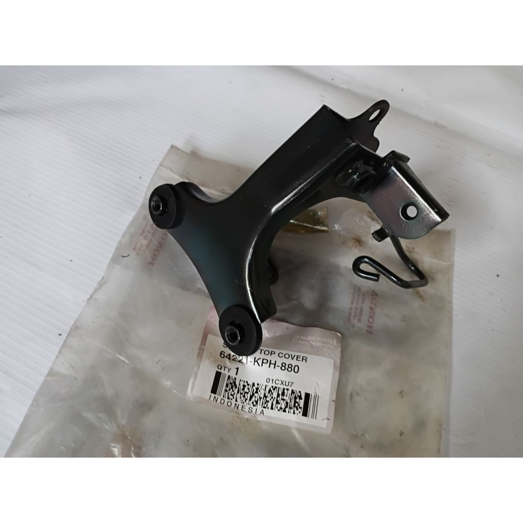 Bracket breket Panel dada Honda KARISMA 125 Original baru AHM 64221-KPH-880