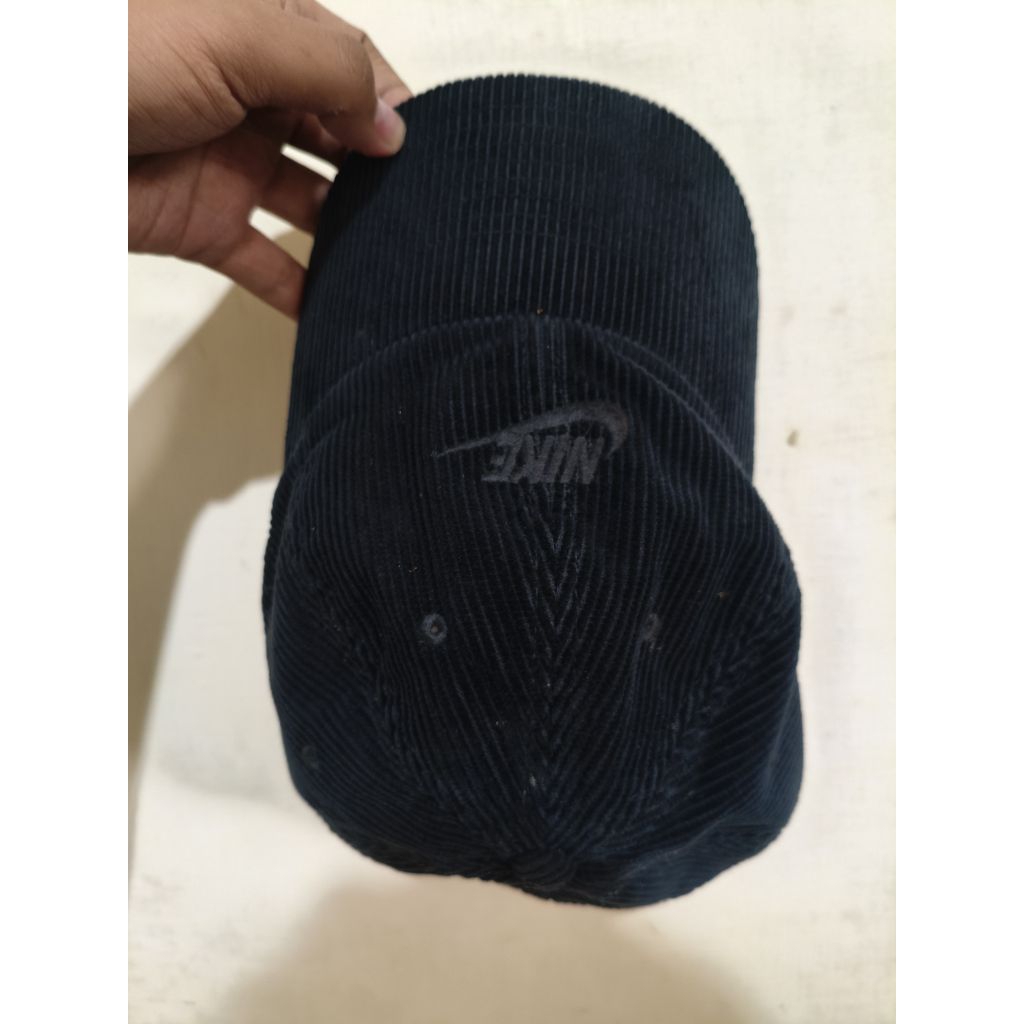 Topi Nike Black Corduroy