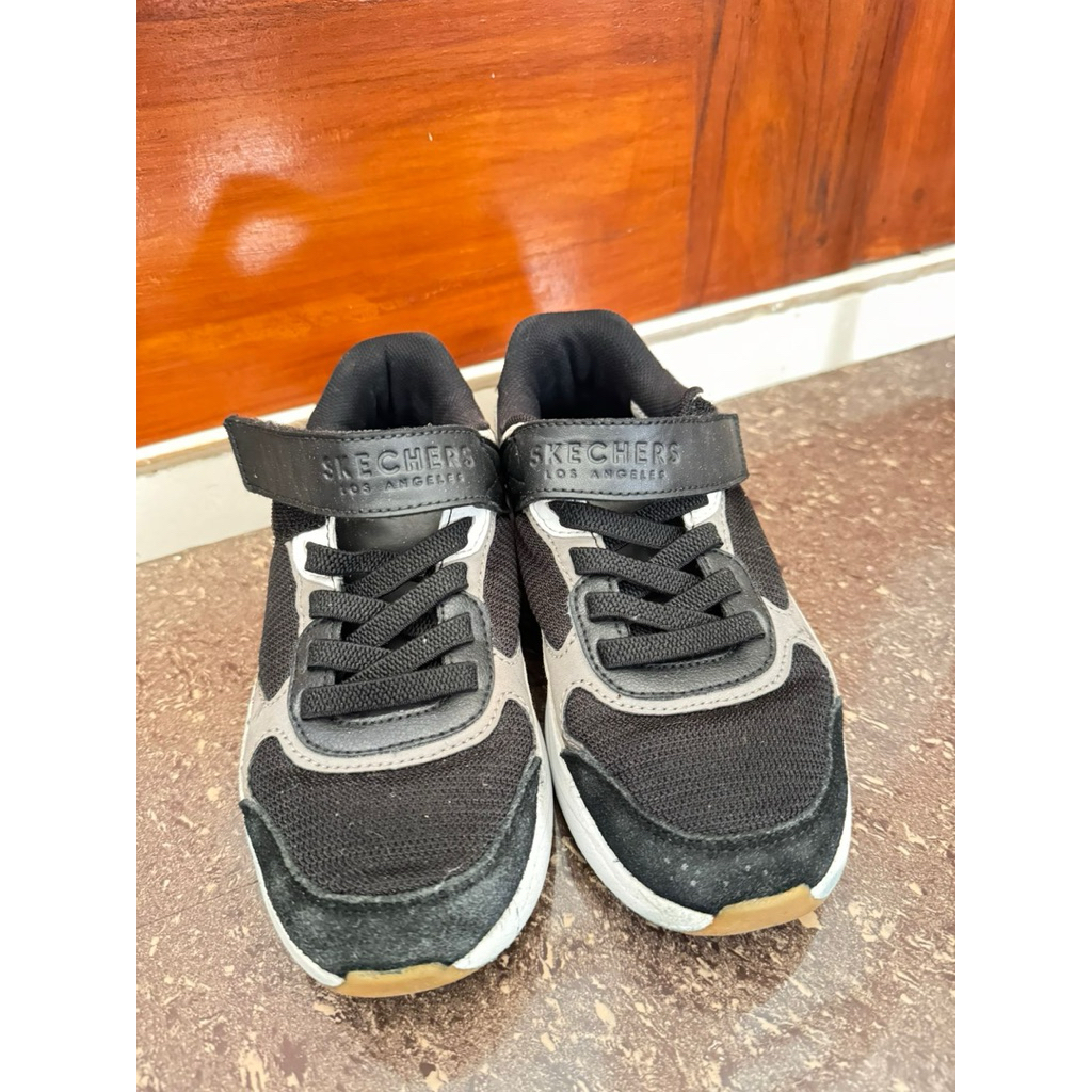 Preloved Skechers Shoes for Unisex size 35