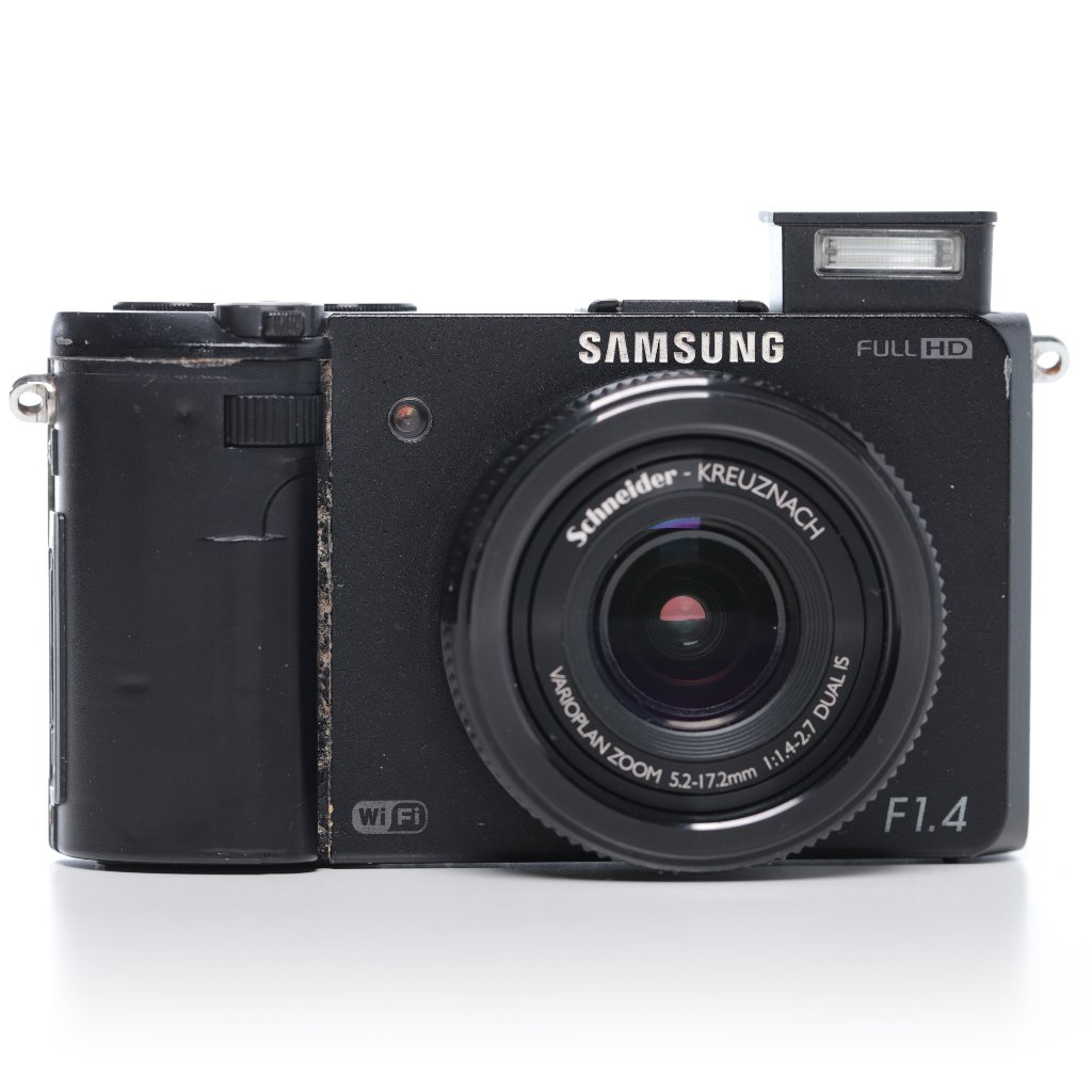 Samsung EX2F Compact Digital Camera 12.4MP F/1.4 + 2 Battery