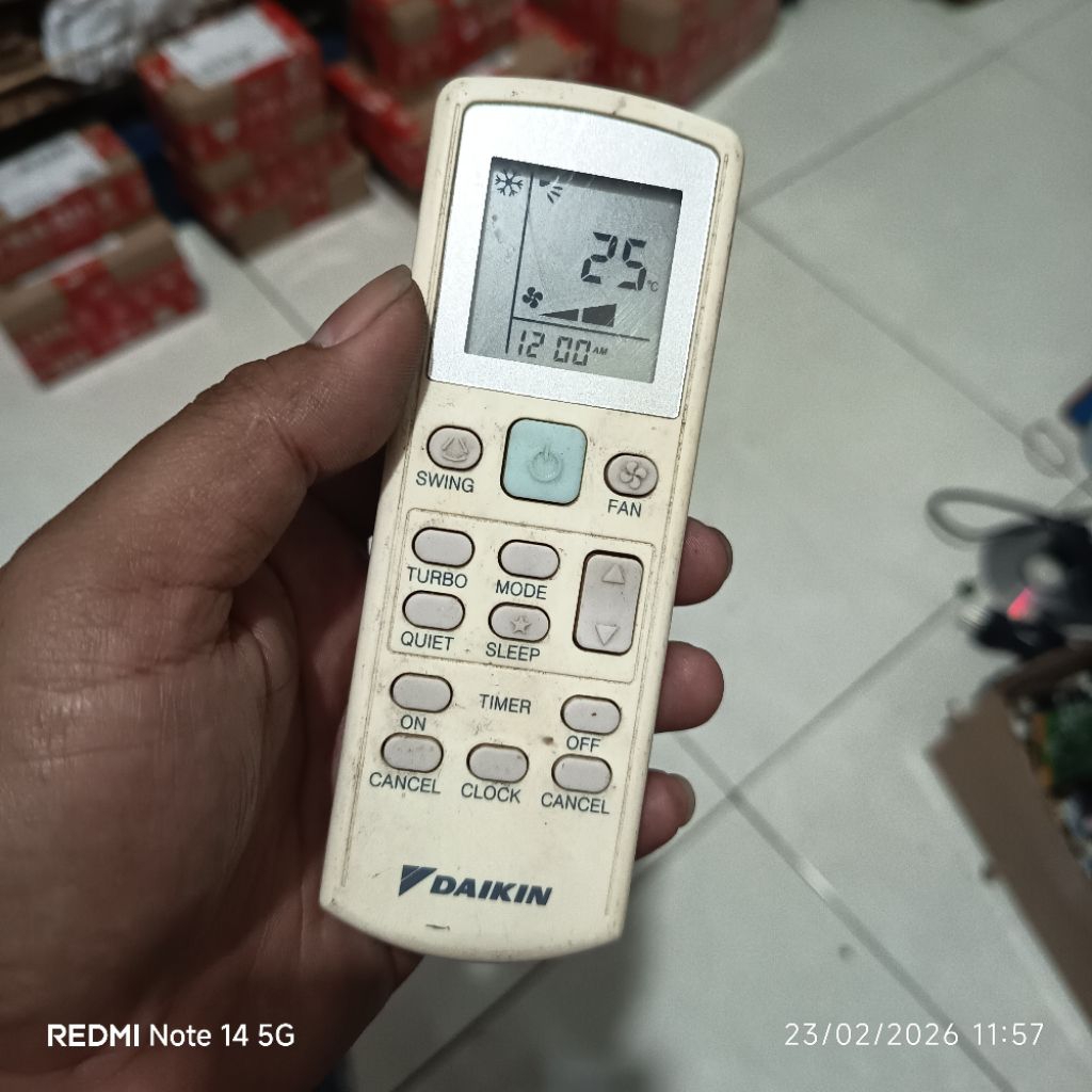 Remot ac daikin THA19 ( bekas ori )