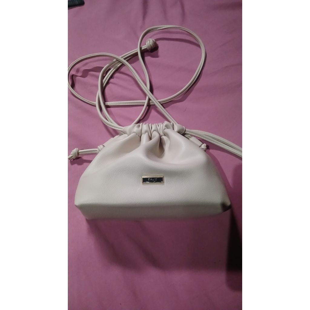 Enji slingbag serut