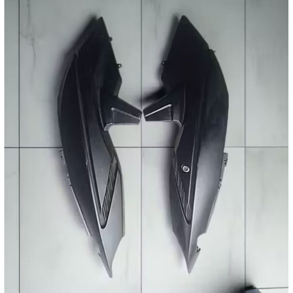 Body Kanan Kiri set Vario 110 old Karbu Original Copotan