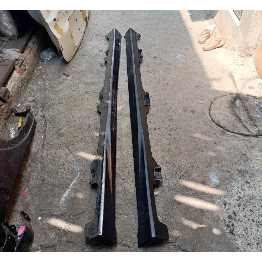 bodykit samping Mobilio rs