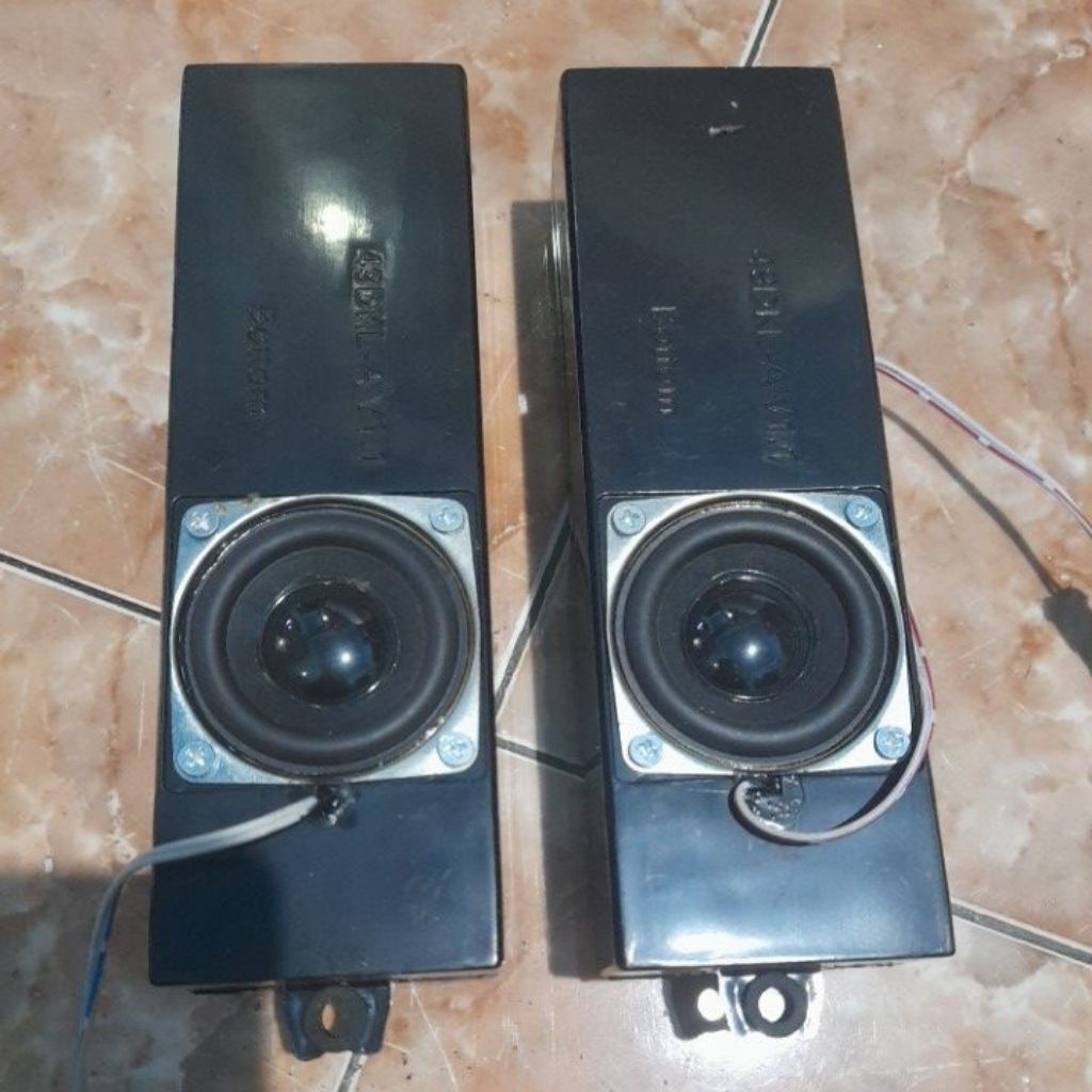 Speaker tv led akari 43 inch AT-5543B