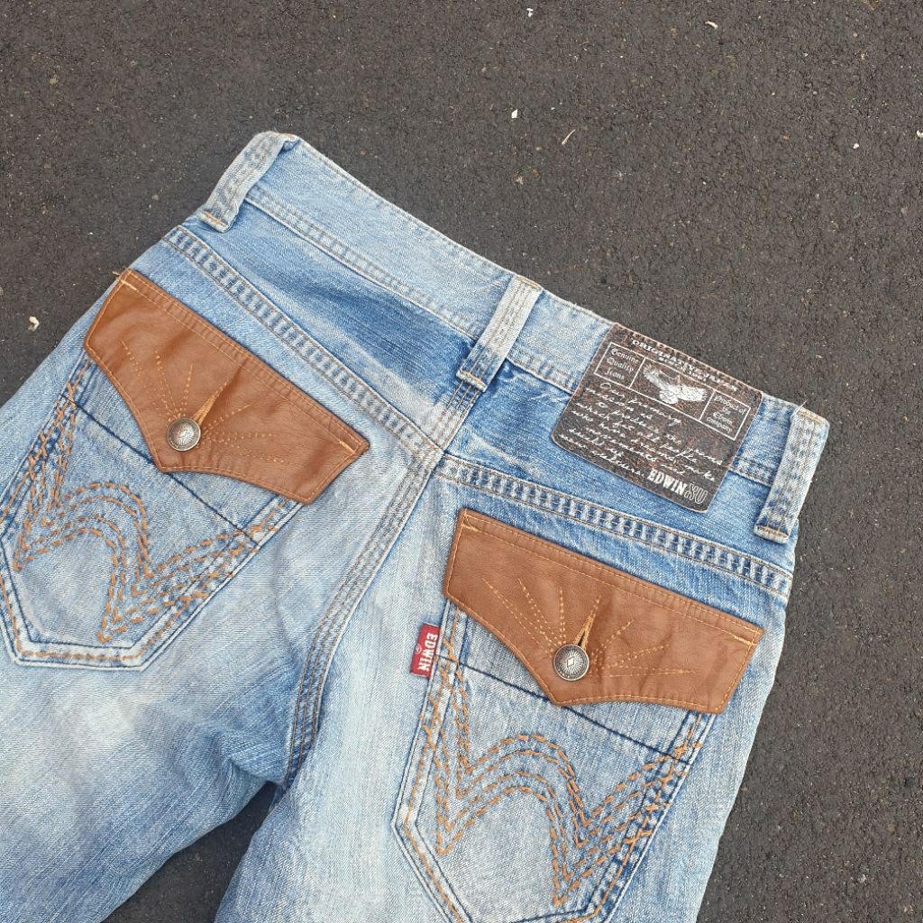 Celana pendek keren by EDWIN