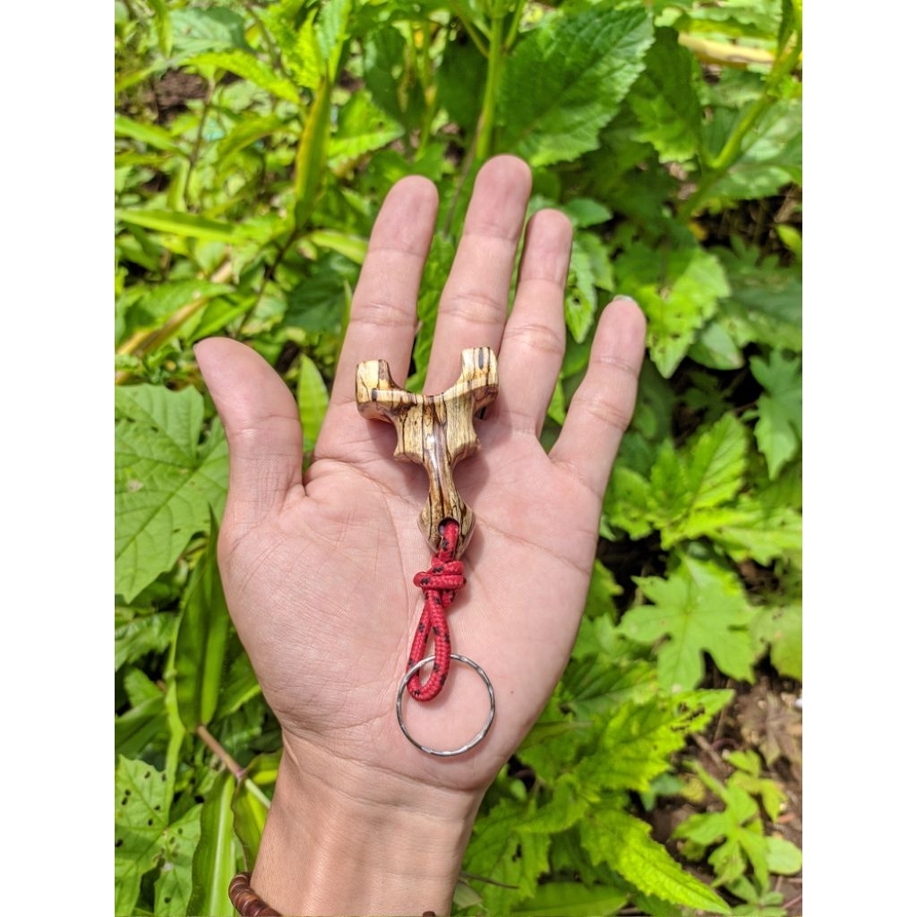 Gantungan Kunci Ketapel kayu asem