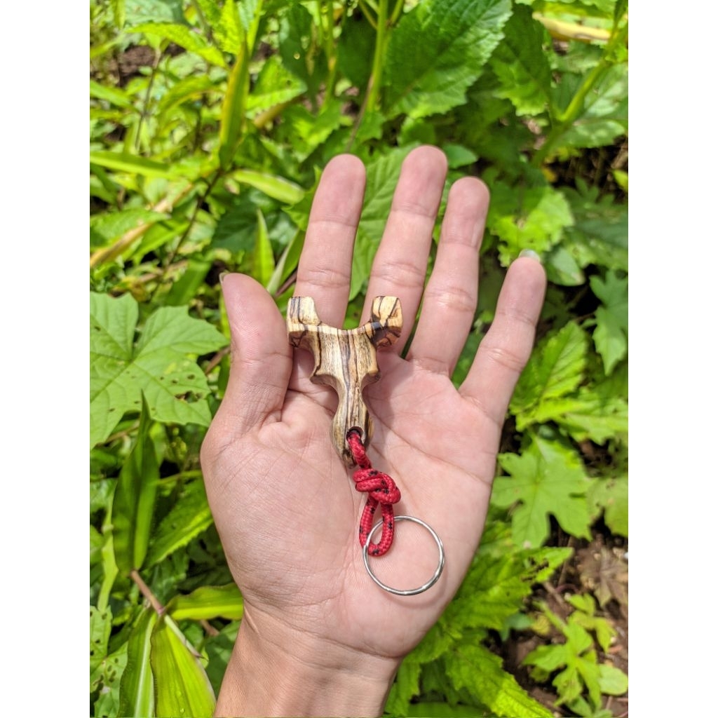 Gantungan Kunci Ketapel kayu asem