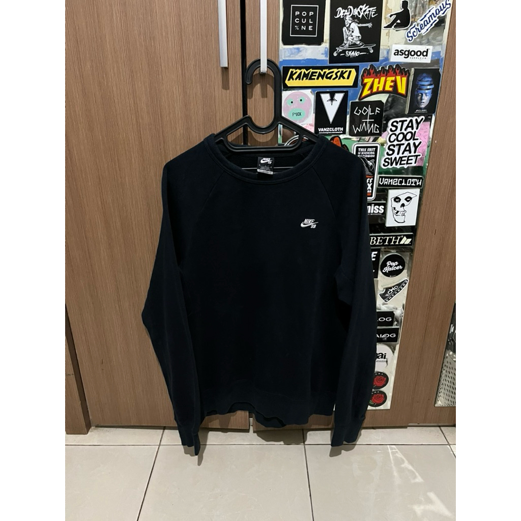 Sweater Crewneck Nike Skateboarding SB Hitam
