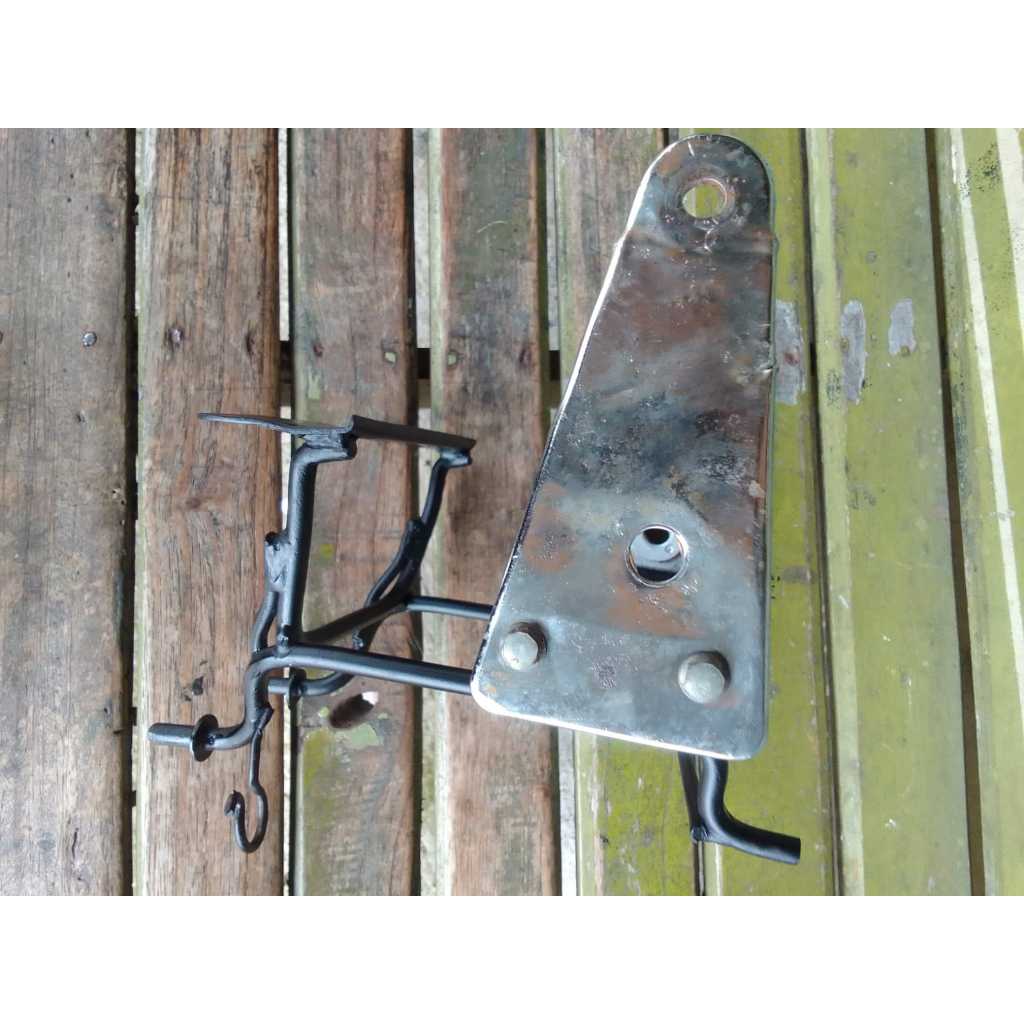 breket dudukan pangkon kupingan lampu reflektor depan motor Honda Tiger lama Tiger 2000 original