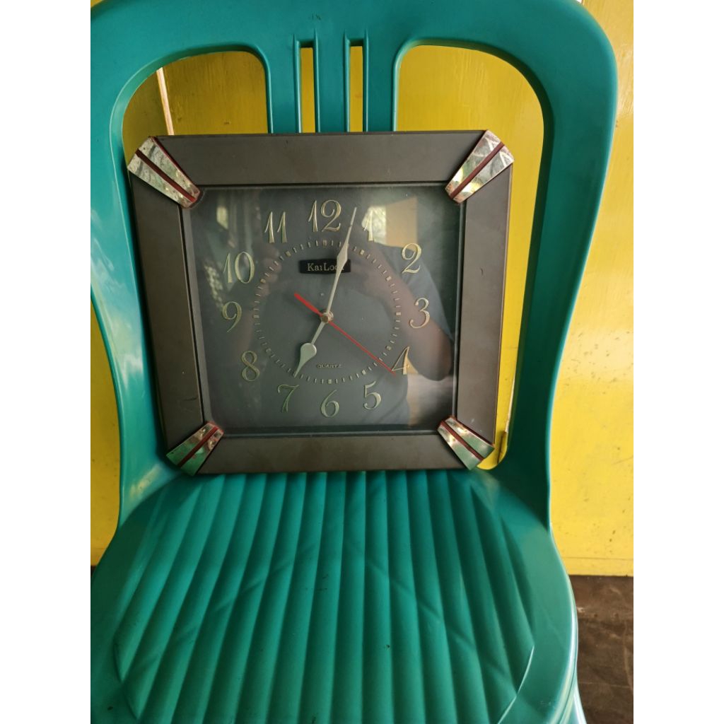 jam dinding second merk kailock normal akurat