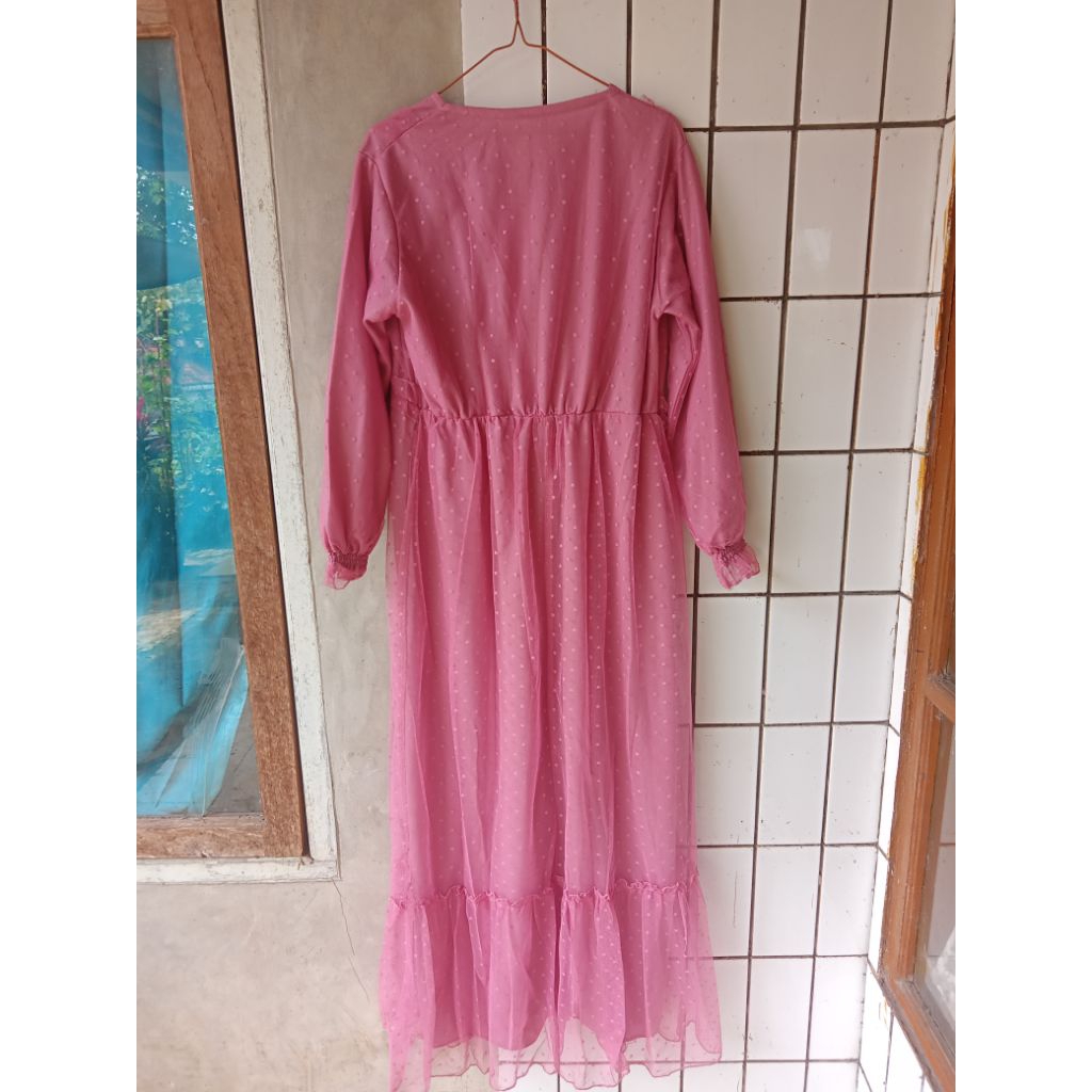 Gamis Brokat Pink - Gamis Maxi Dress Pink Polkadot Tile Ruffle Wanita – Dress Panjang Feminin Elegan