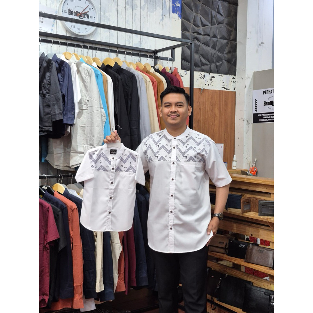 BAJU KOKO BATIK LENGAN PENDEK LONTARA PUTIH