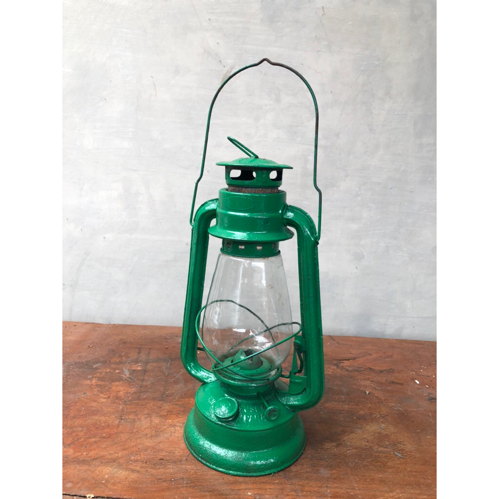 Lampu Minyak Lentera/lampu badai jumbo antik