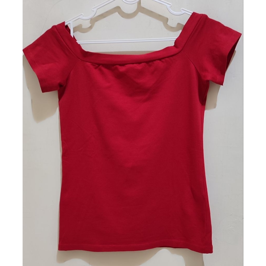 (Preloved) Stradivarius kaos sabrina