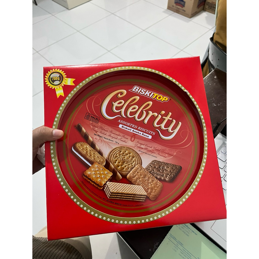 ROTI KALENGAN PREMIUM BISKITOP CELEBRITY
