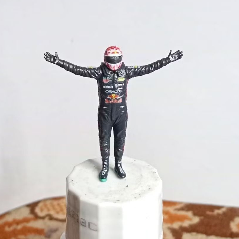 Mini Figure 1:43 Pembalap Formula 1 Redbull Max Verstappen balap F1 Resin 3D for Miniatur or Diorama