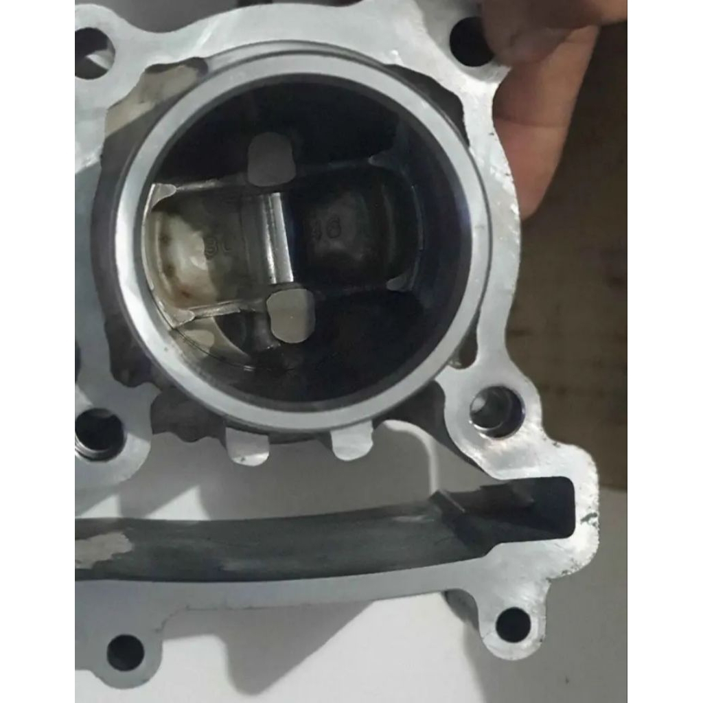 blok boring piston yamaha vixion r15 Jupiter mx barang asli original copotan masih standar..