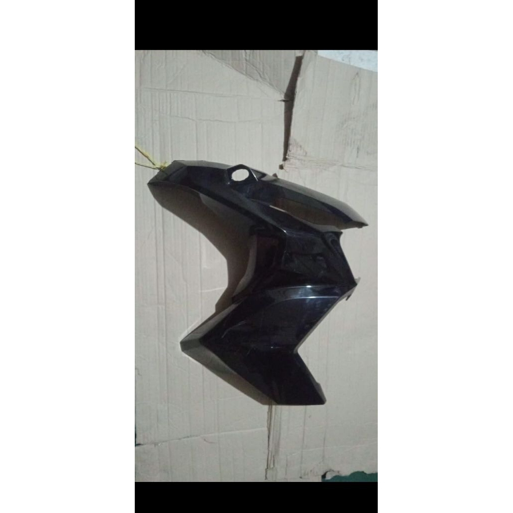 COVER SAYAP DEPAN KANAN ORIGINAL HONDA ADV 160 (WARNA HITAM GLOSY)