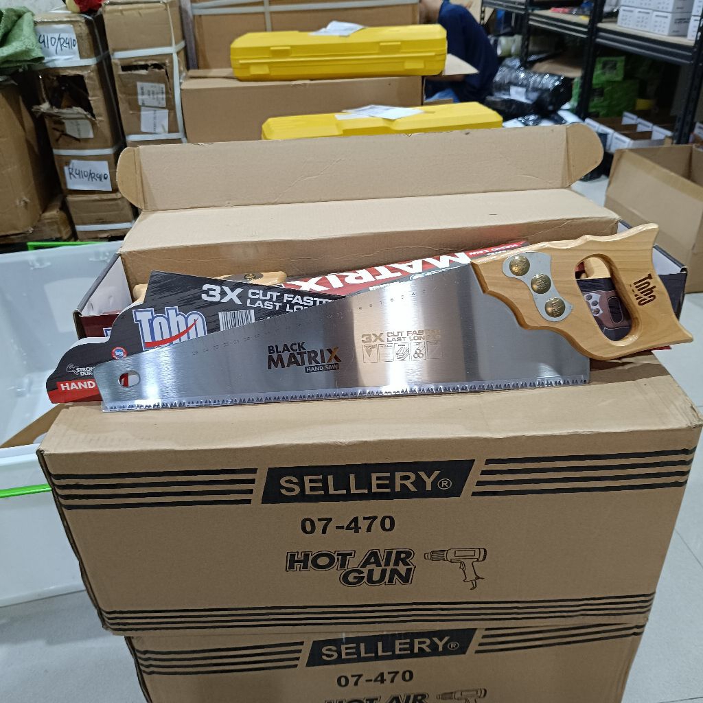 Toho Gergaji Kayu 18" Toho Hand Saw  18" Toho Black Matrix Gergaji Kayu Tajam