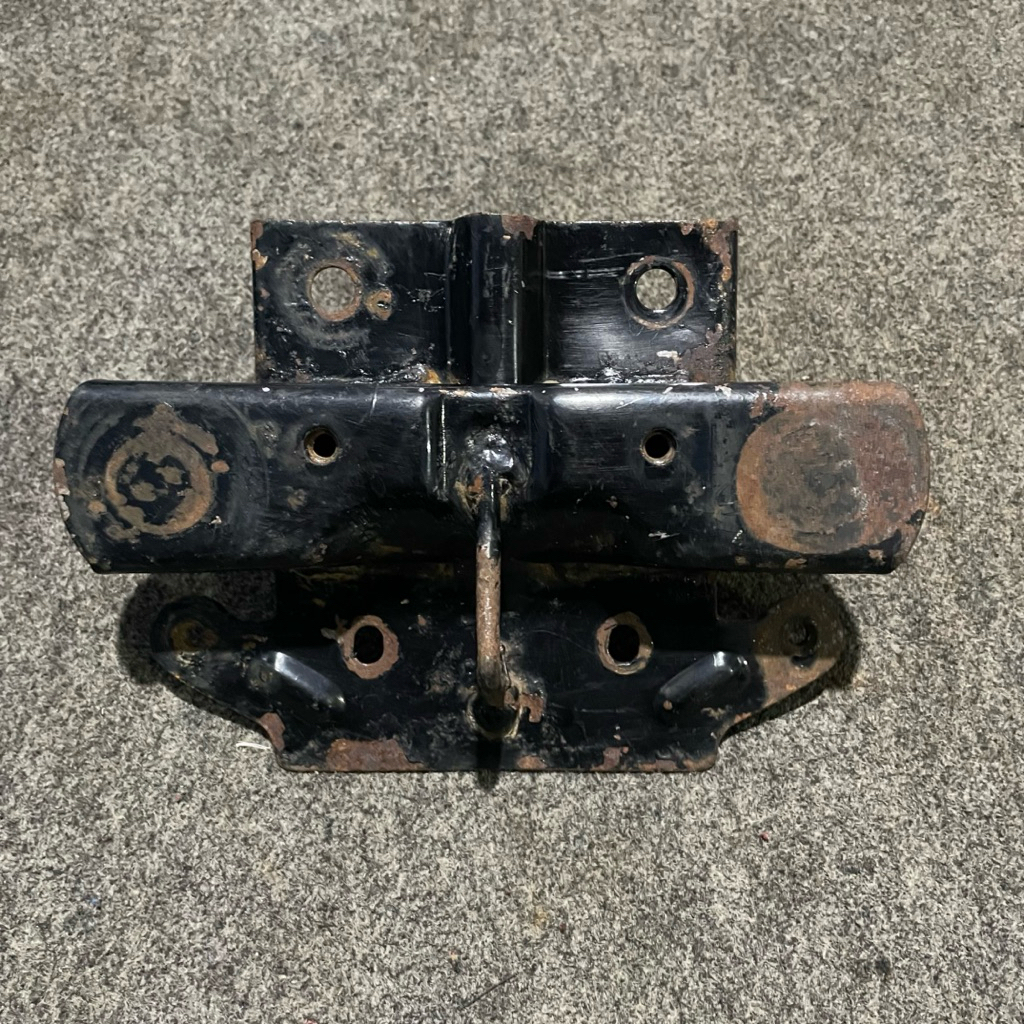 sambungan body bodi belakang kancingan jok yamaha v80 super deluxe sdx robot original