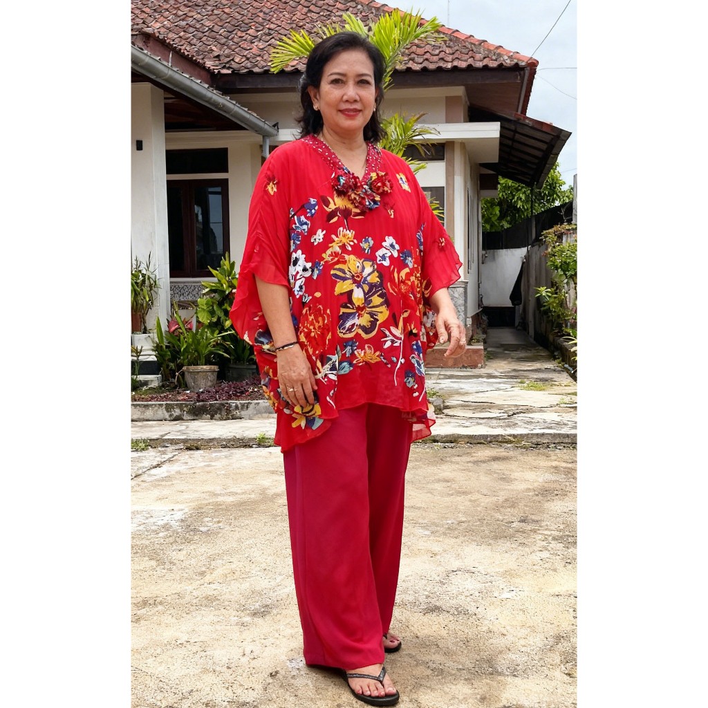 Atasan Bahan Sifon Merah Motif Bunga Model Kelelawar