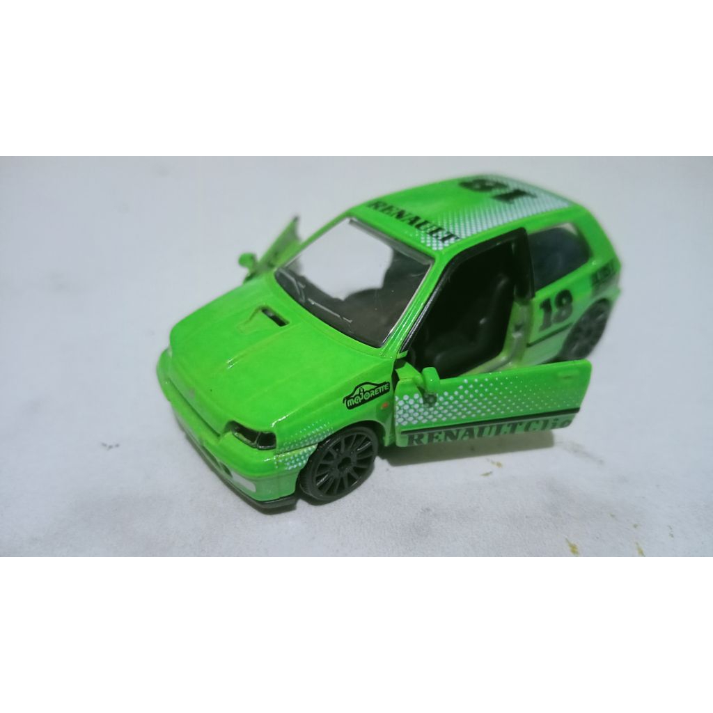 MajoretteRenaultMovingPart