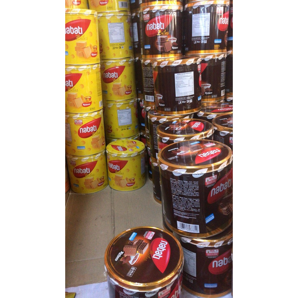 Nabati richeese kaleng cheese/coklat