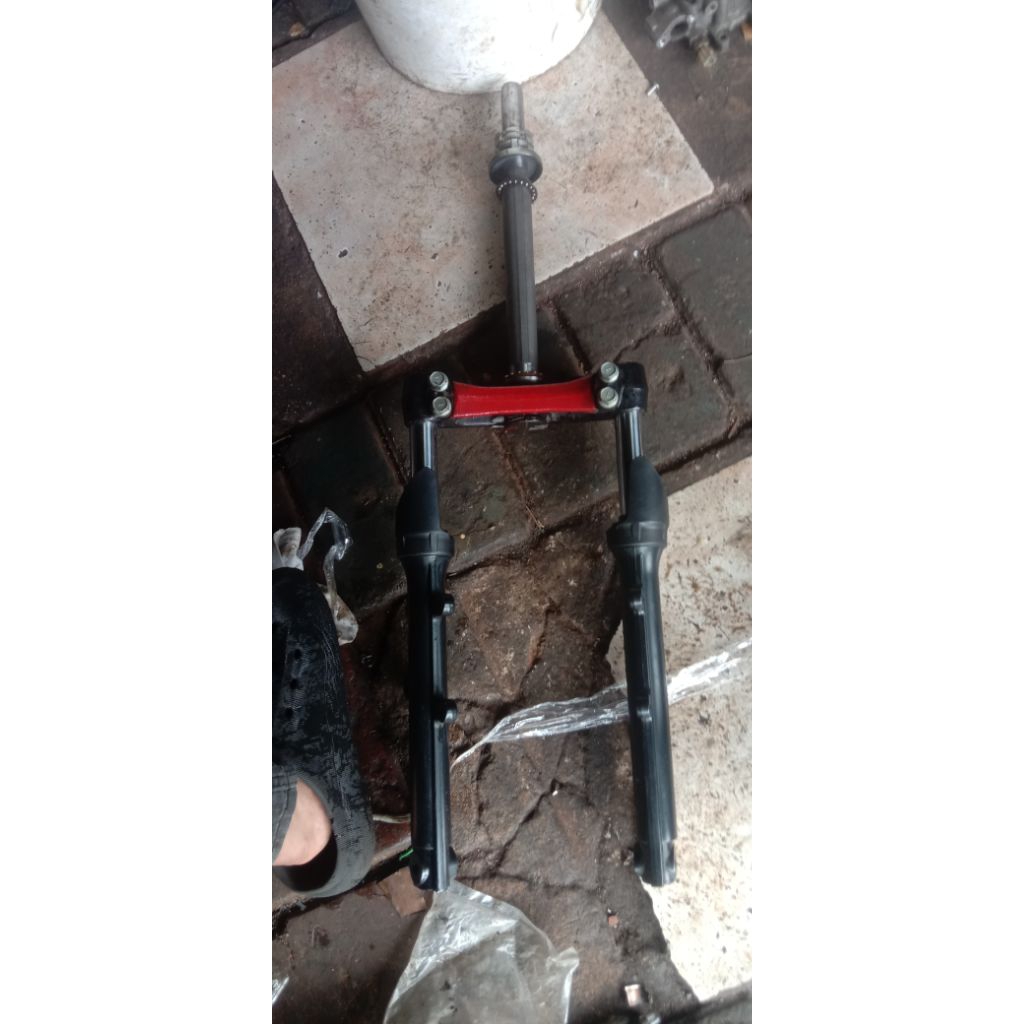 SOK AEROX NEW+SEGITIGA AEROX NEW COPOTAN MOTOR TAHUN MUDA