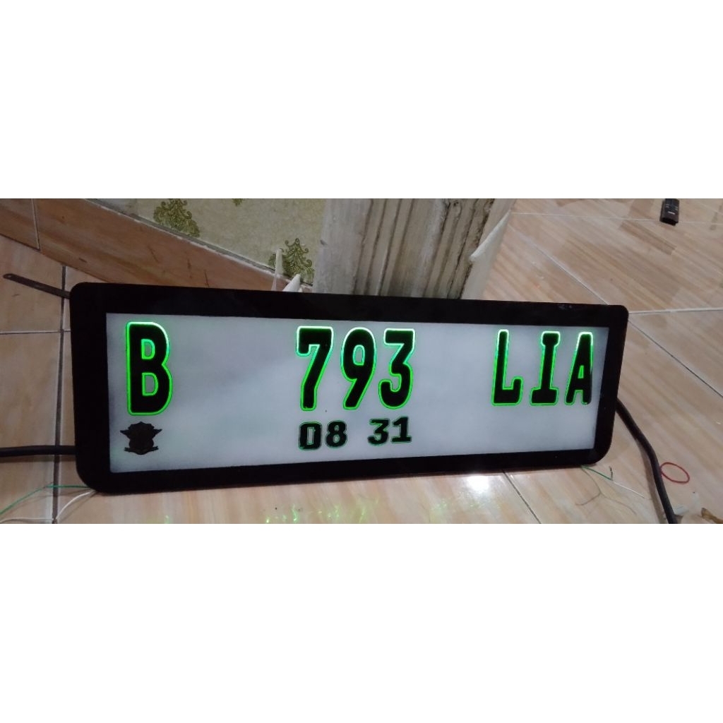 plat mobil nyala standard
