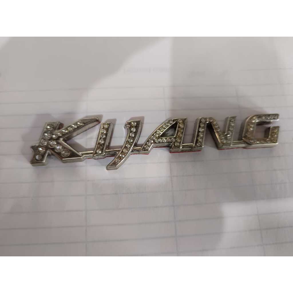 Emblem mobil toyota Kijang