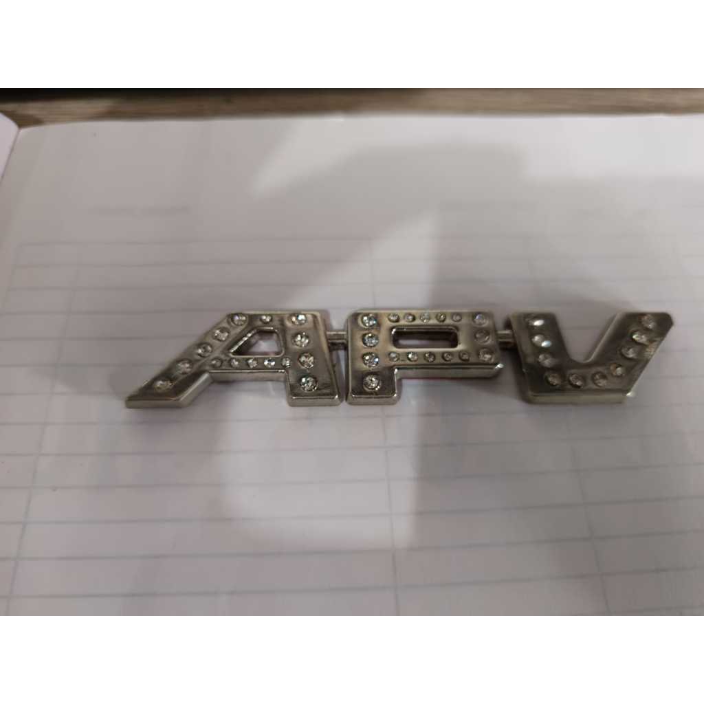 Emblem mobil suzuki APV