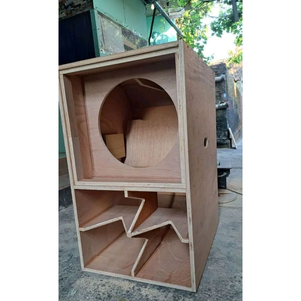 Box CBS 15 inch bahan halus