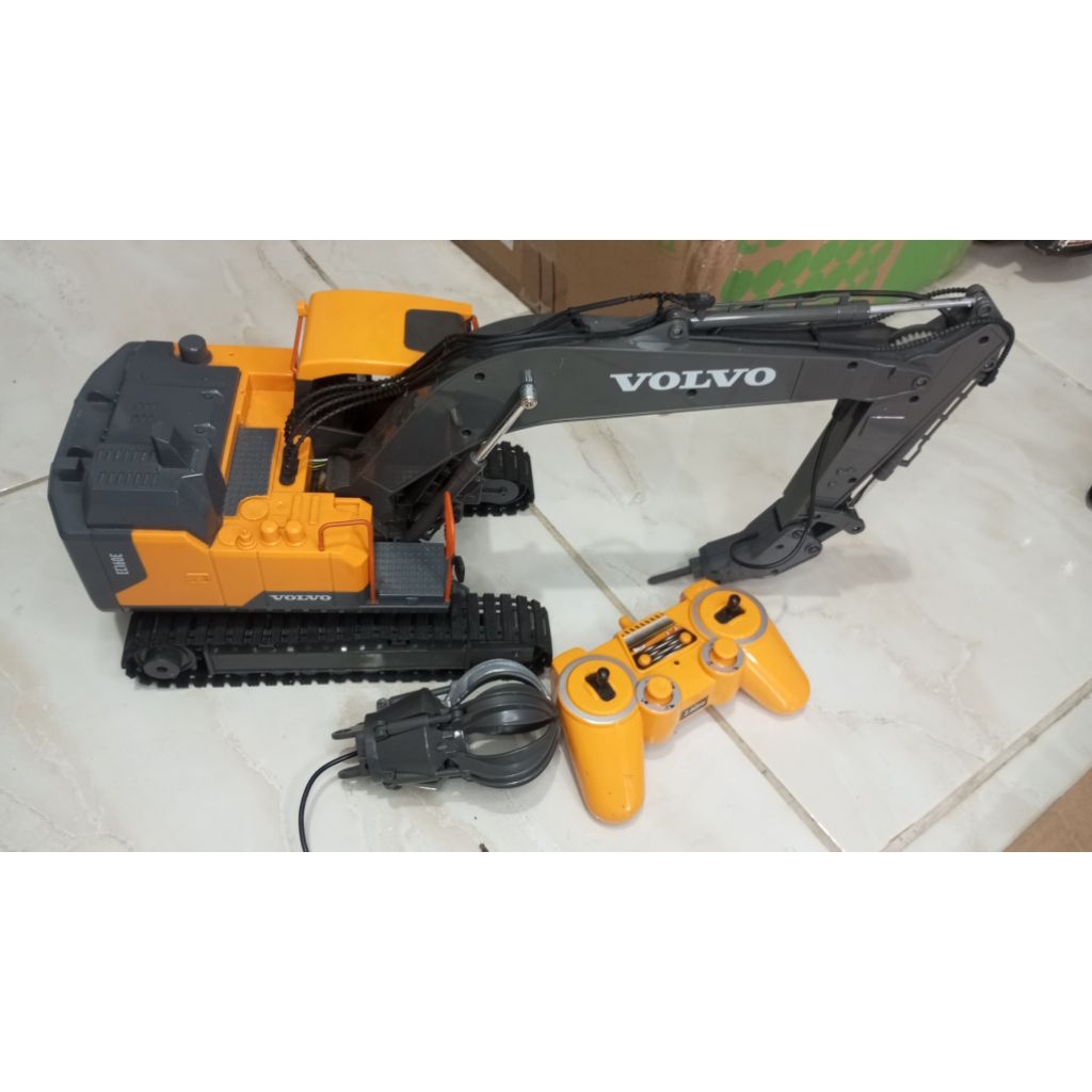 RC excavator volvo double e EC160E